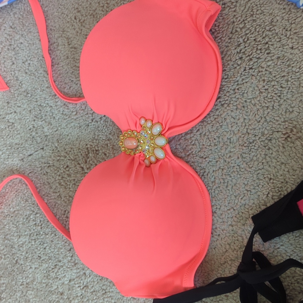 Victoria Secret Bikini Tops - Picture 4 of 7